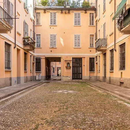Alessia's Flat Crocetta M3 Apartment Milan